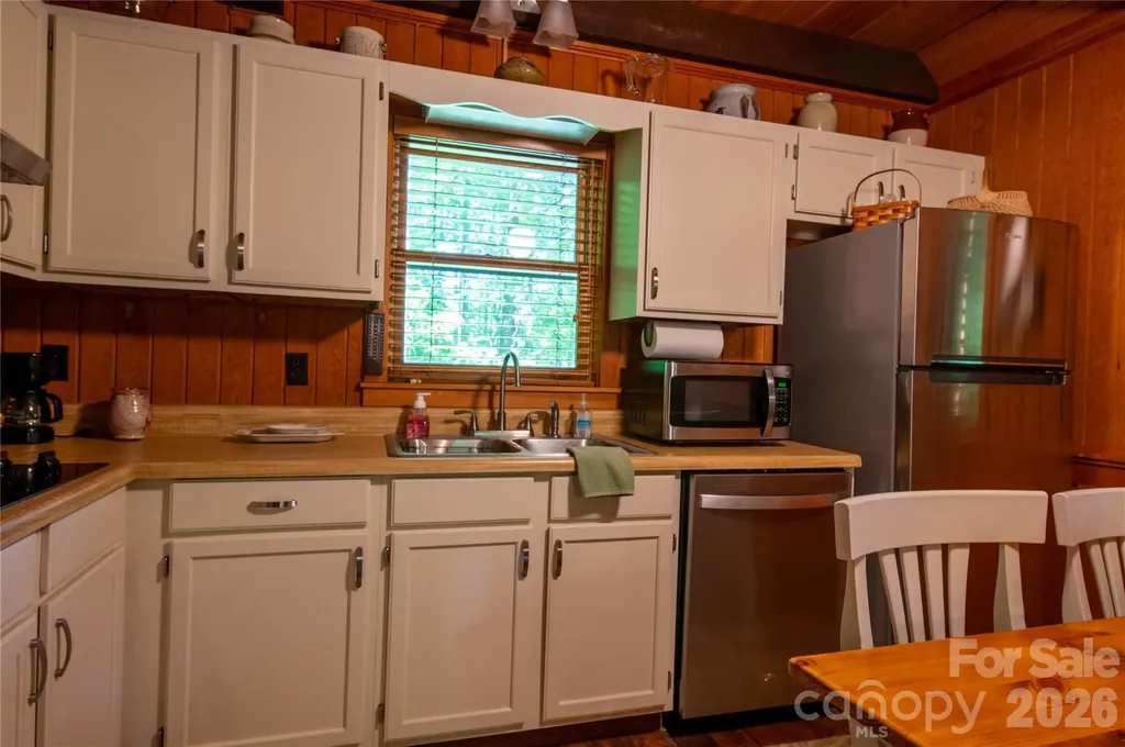 152 Middle Creek Cove Burnsville NC 28714