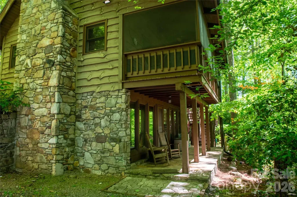 152 Middle Creek Cove Burnsville NC 28714