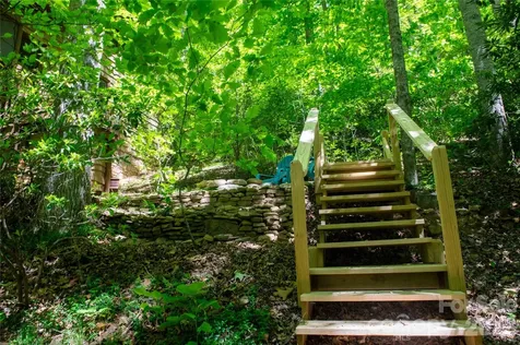 152 Middle Creek Cove Burnsville NC 28714