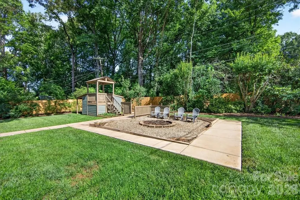 1333 Woodland Drive Charlotte NC 28205