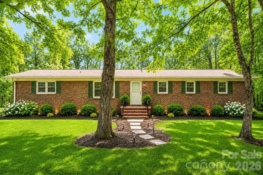 211 Lakeview Road Cherryville NC 28021