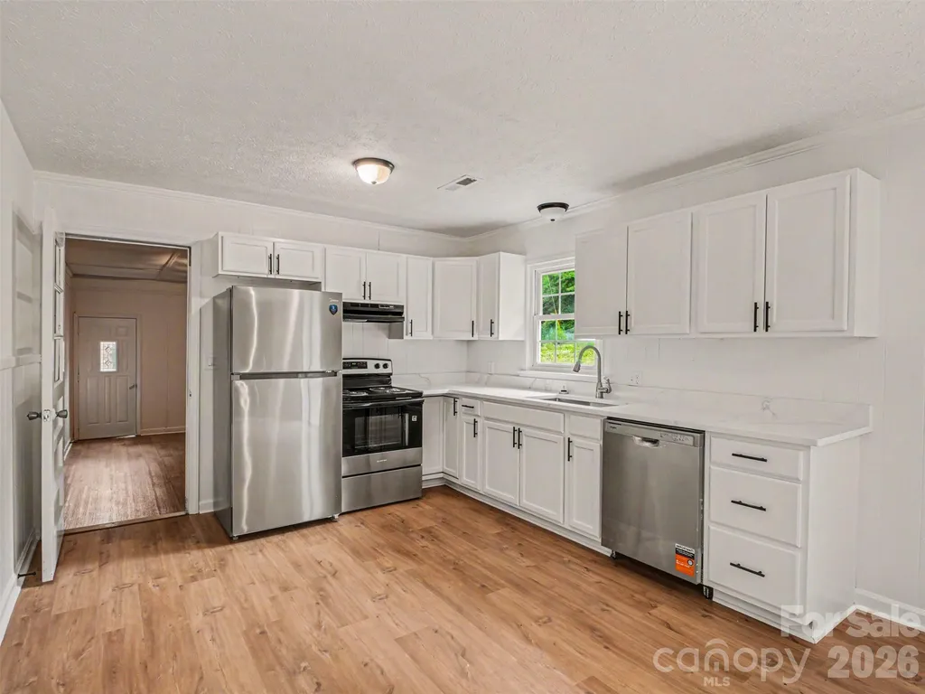 211 Lakeview Road Cherryville NC 28021