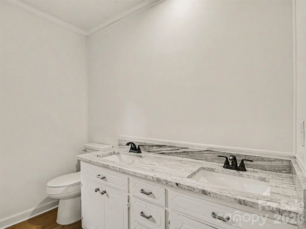 211 Lakeview Road Cherryville NC 28021