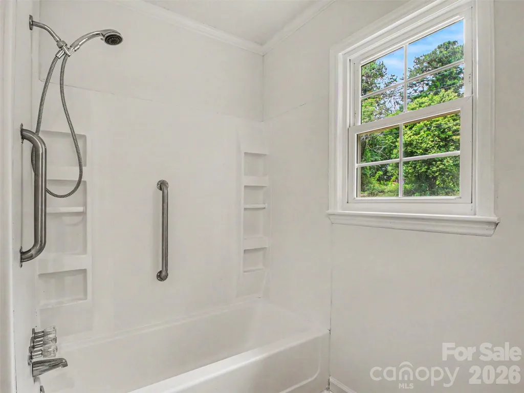 211 Lakeview Road Cherryville NC 28021