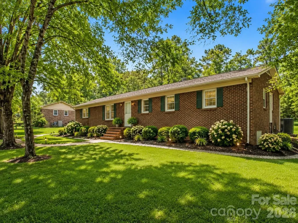 211 Lakeview Road Cherryville NC 28021