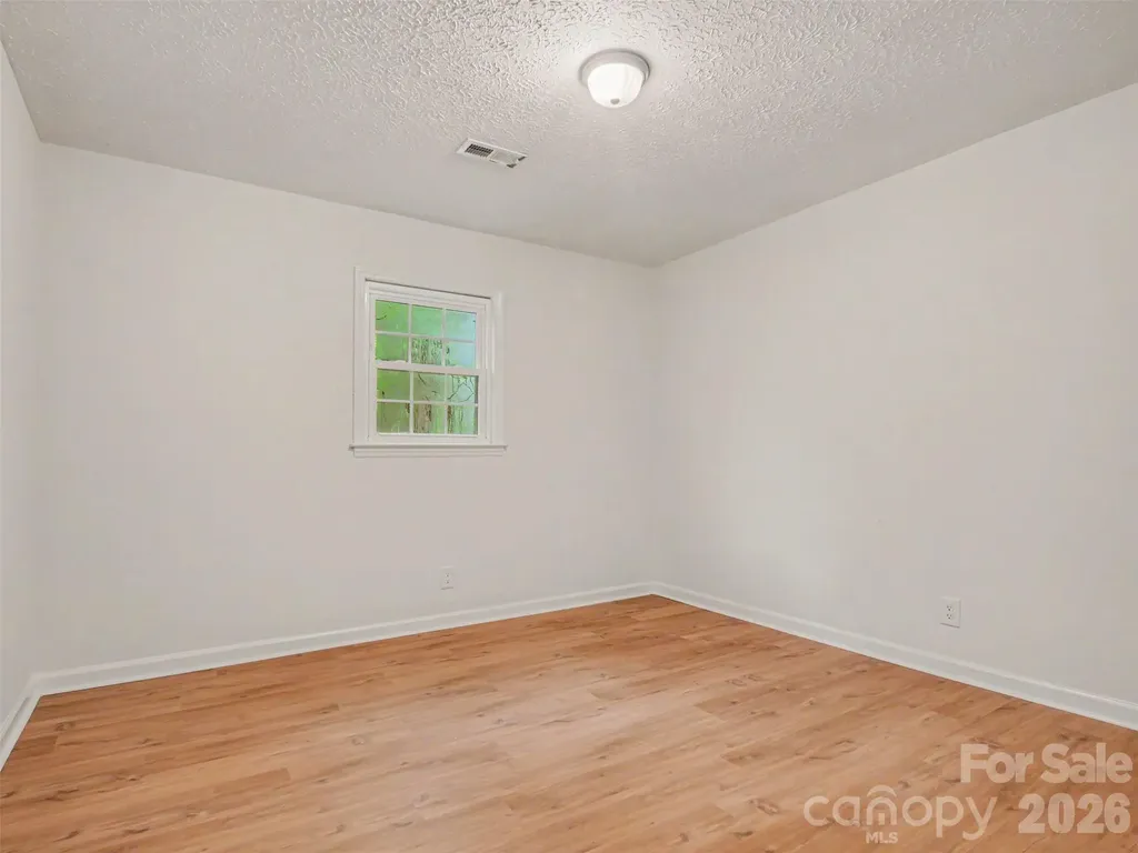 211 Lakeview Road Cherryville NC 28021