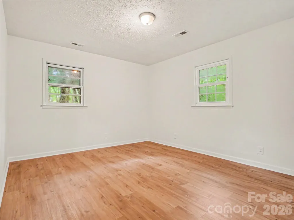 211 Lakeview Road Cherryville NC 28021