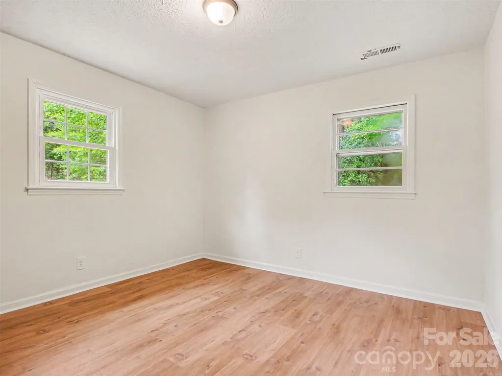 211 Lakeview Road Cherryville NC 28021