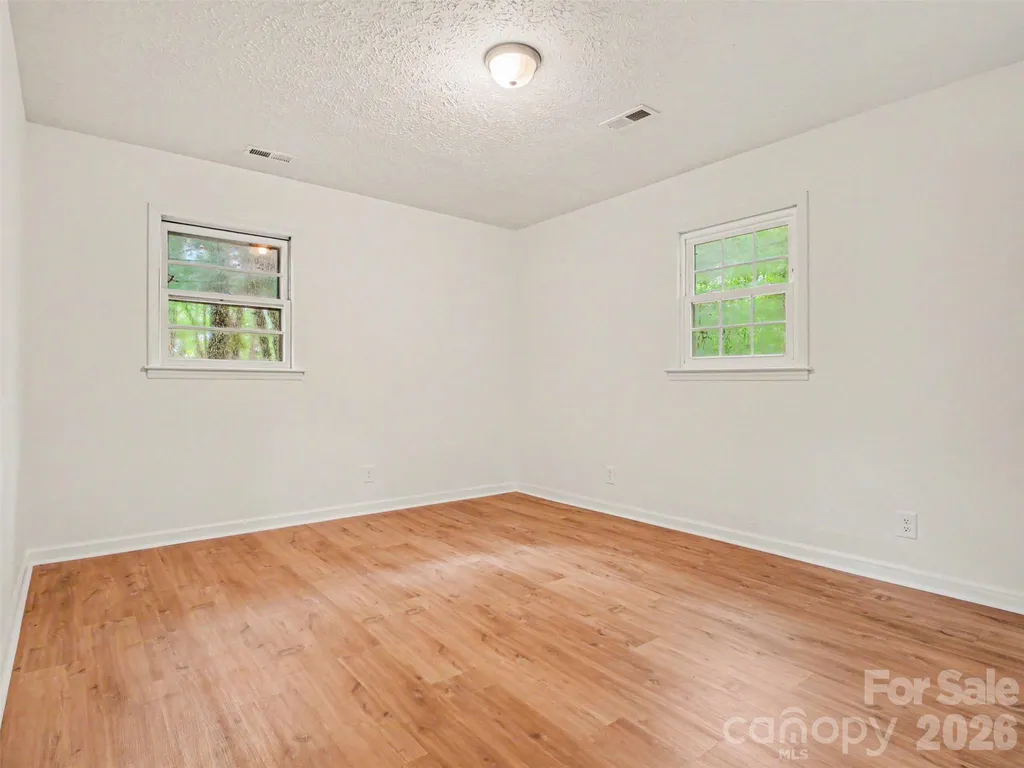211 Lakeview Road Cherryville NC 28021