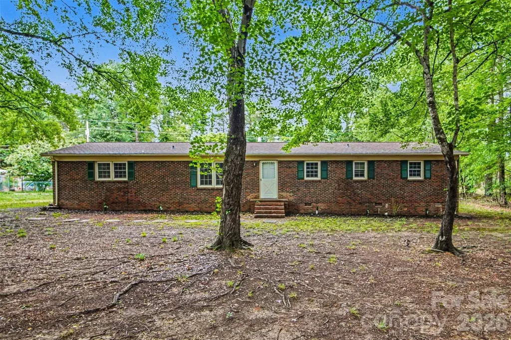 211 Lakeview Road Cherryville NC 28021