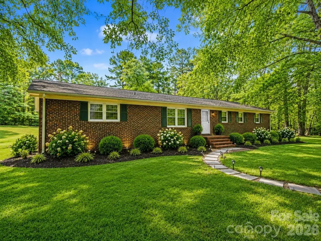 211 Lakeview Road Cherryville NC 28021