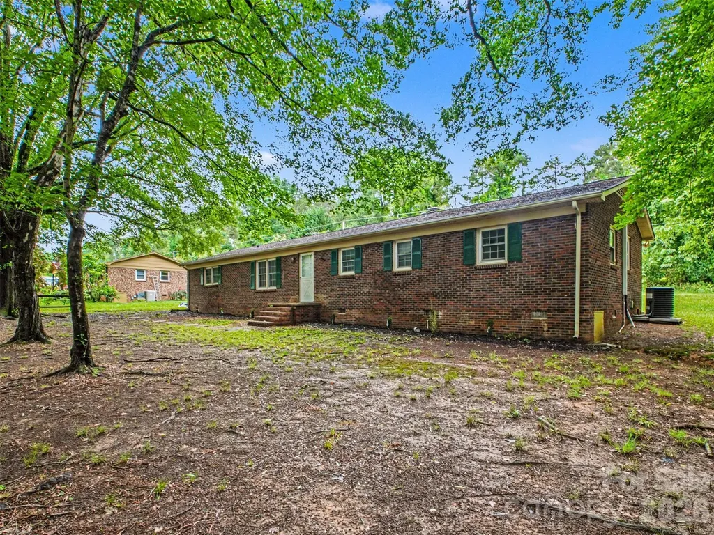 211 Lakeview Road Cherryville NC 28021
