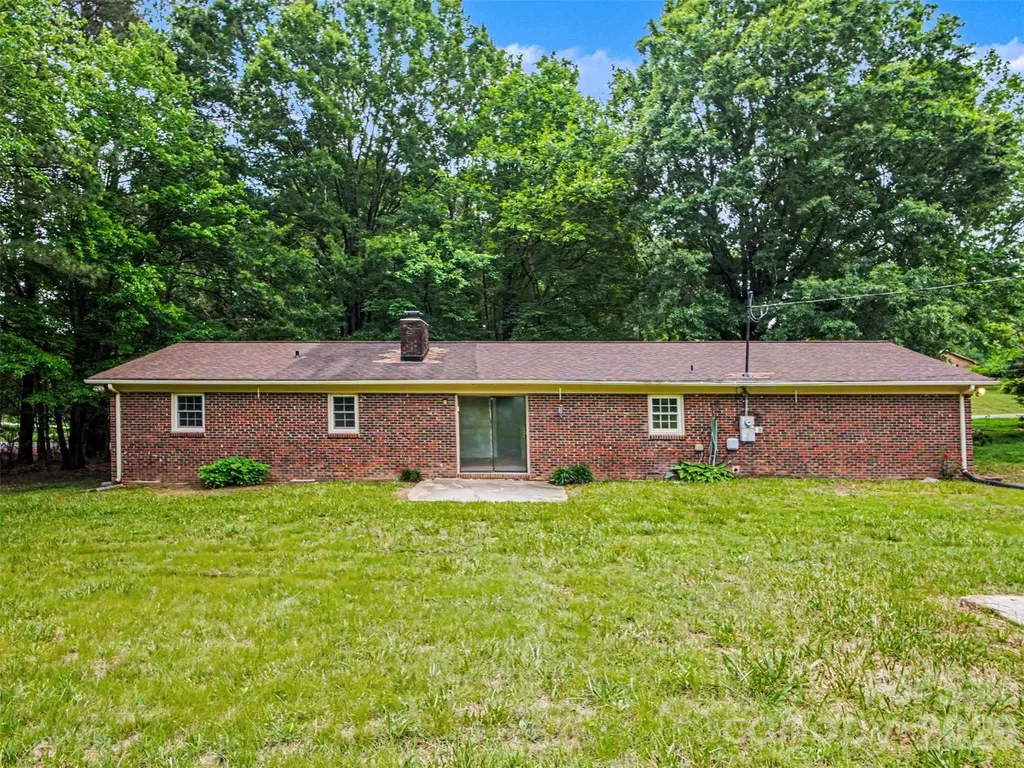 211 Lakeview Road Cherryville NC 28021