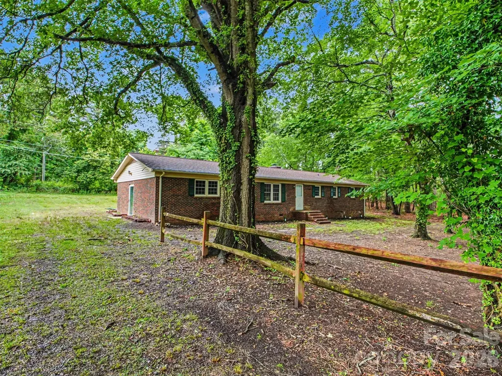 211 Lakeview Road Cherryville NC 28021