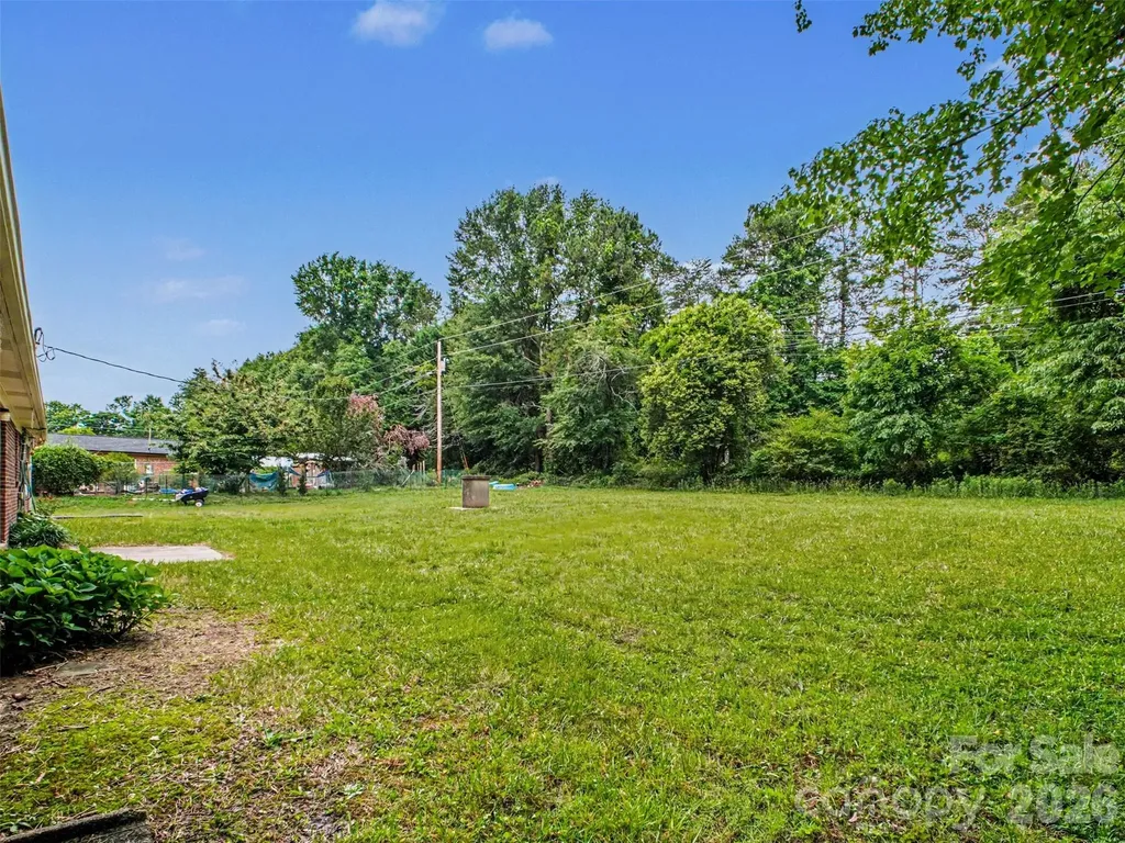 211 Lakeview Road Cherryville NC 28021