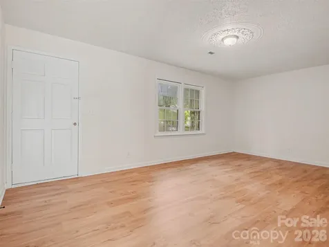 211 Lakeview Road Cherryville NC 28021