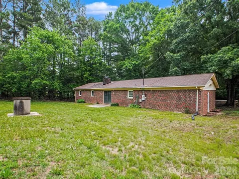 211 Lakeview Road Cherryville NC 28021