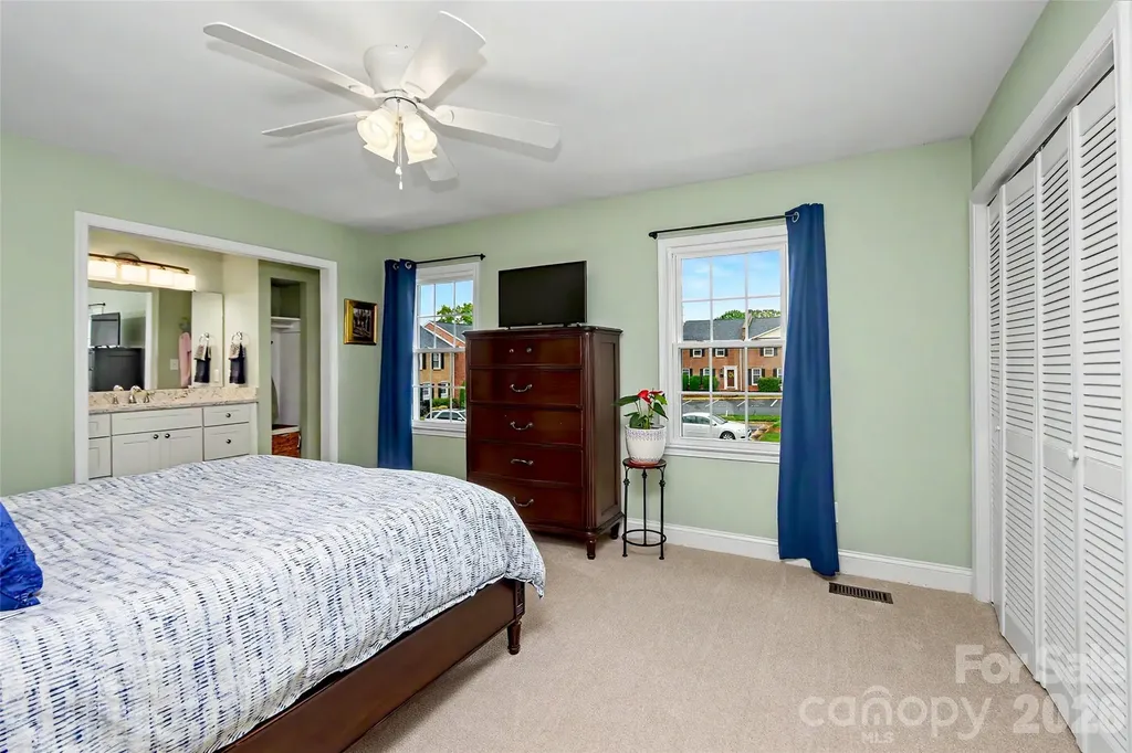 8333 Knights Bridge Road Charlotte NC 28210