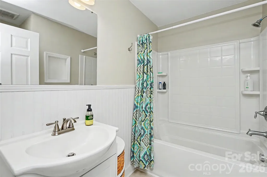 8333 Knights Bridge Road Charlotte NC 28210