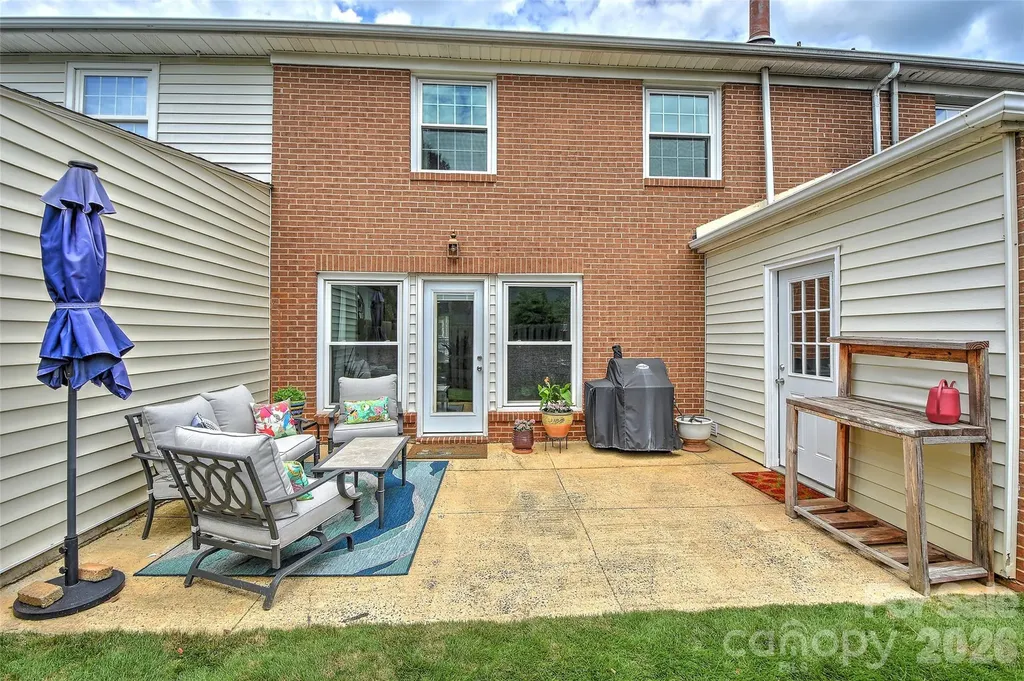 8333 Knights Bridge Road Charlotte NC 28210