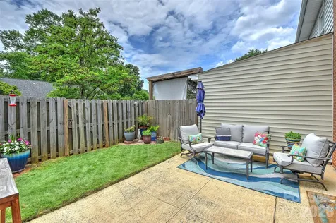 8333 Knights Bridge Road Charlotte NC 28210