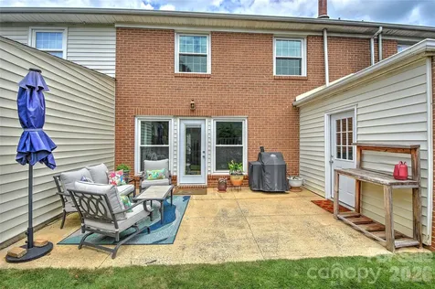 8333 Knights Bridge Road Charlotte NC 28210