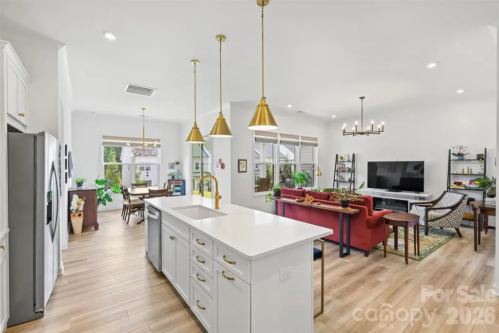 8044 Brookbank Drive Charlotte NC 28269