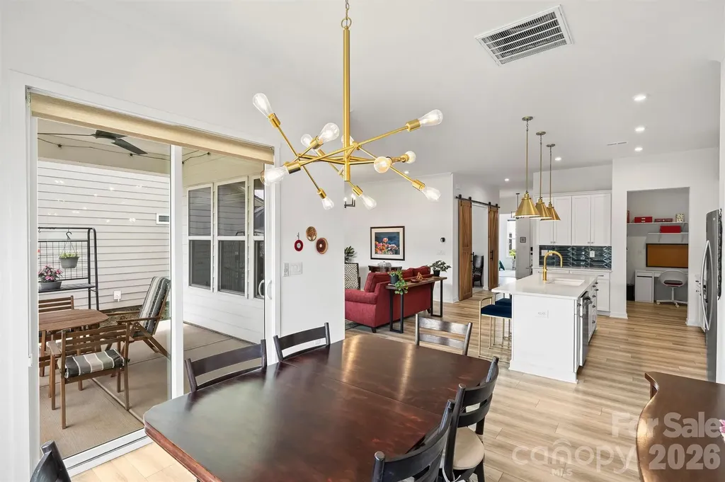 8044 Brookbank Drive Charlotte NC 28269