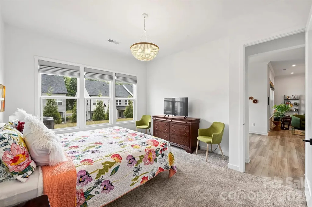 8044 Brookbank Drive Charlotte NC 28269