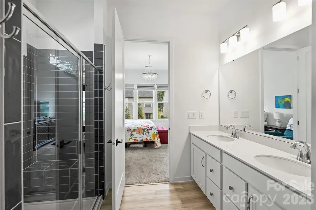 8044 Brookbank Drive Charlotte NC 28269