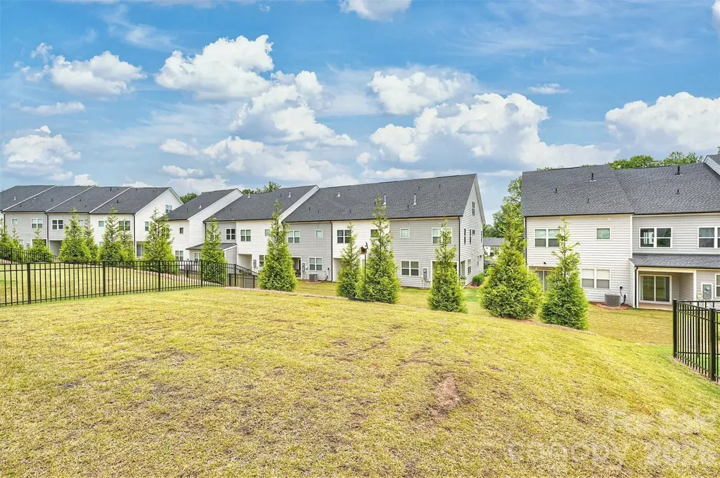 8044 Brookbank Drive Charlotte NC 28269