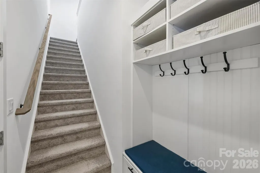 8044 Brookbank Drive Charlotte NC 28269