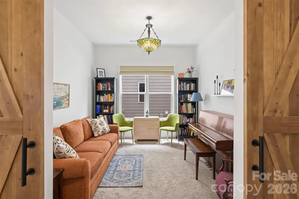 8044 Brookbank Drive Charlotte NC 28269