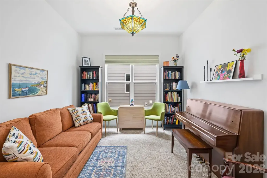 8044 Brookbank Drive Charlotte NC 28269