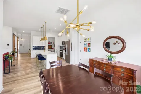 8044 Brookbank Drive Charlotte NC 28269