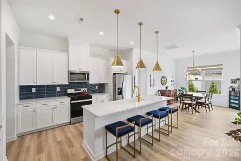8044 Brookbank Drive Charlotte NC 28269