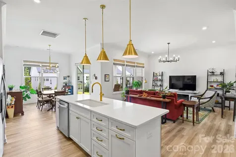 8044 Brookbank Drive Charlotte NC 28269