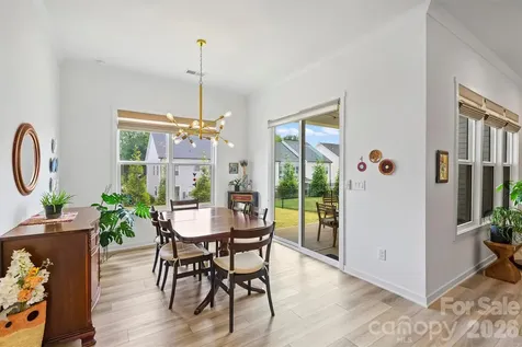 8044 Brookbank Drive Charlotte NC 28269
