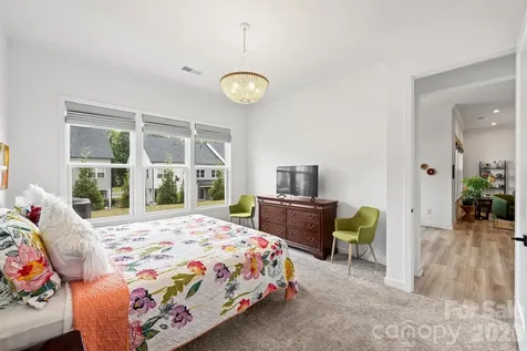 8044 Brookbank Drive Charlotte NC 28269