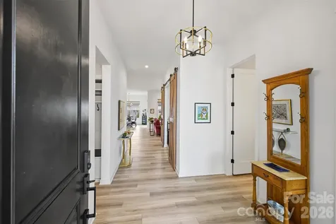 8044 Brookbank Drive Charlotte NC 28269