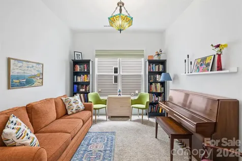 8044 Brookbank Drive Charlotte NC 28269