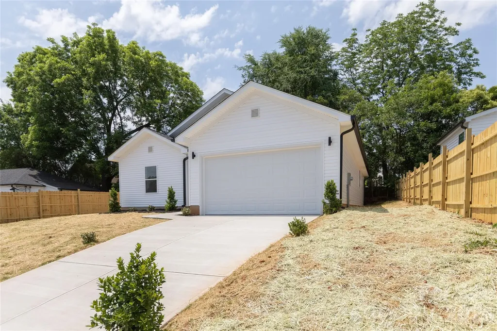 221 Anne Street NW Concord NC 28025