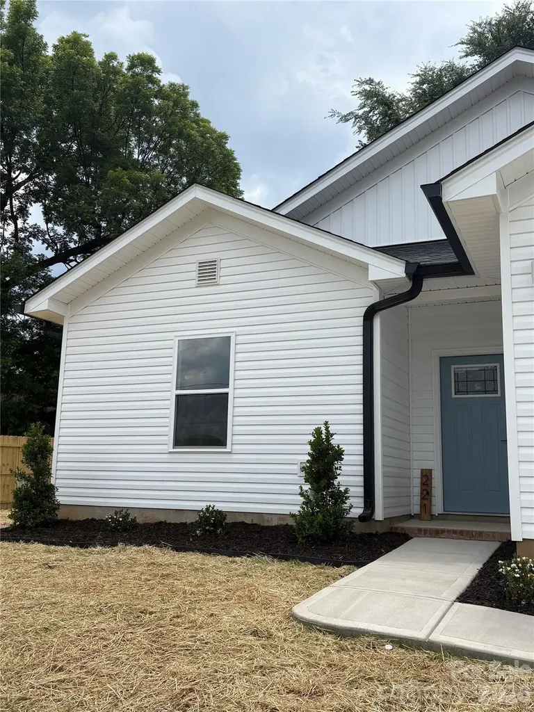 221 Anne Street NW Concord NC 28025