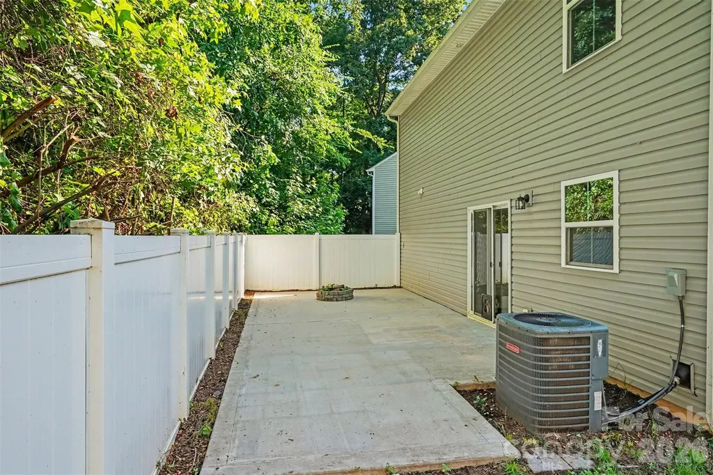 1602 Joseph Hewes Court Charlotte NC 28212