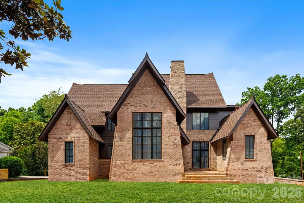122 Lansdowne Road Charlotte NC 28270