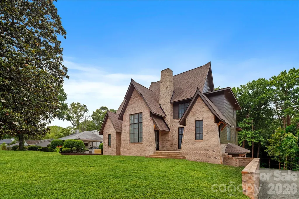 122 Lansdowne Road Charlotte NC 28270