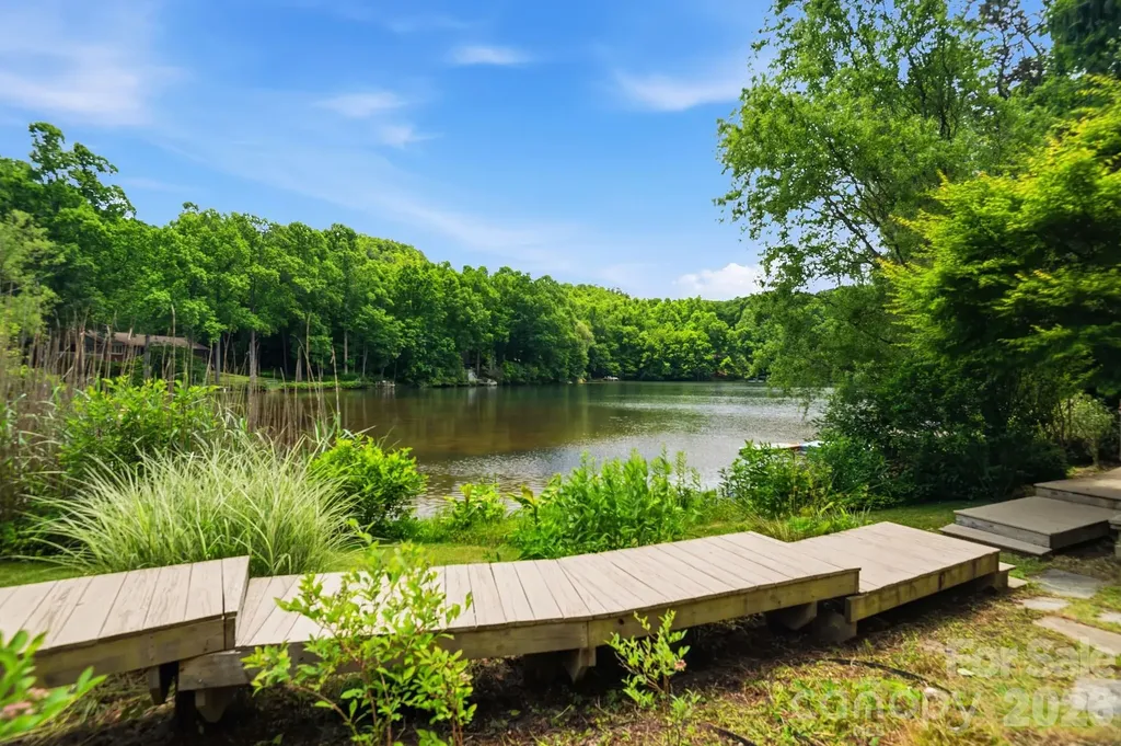 11 Echo Lake Drive Fairview NC 28730