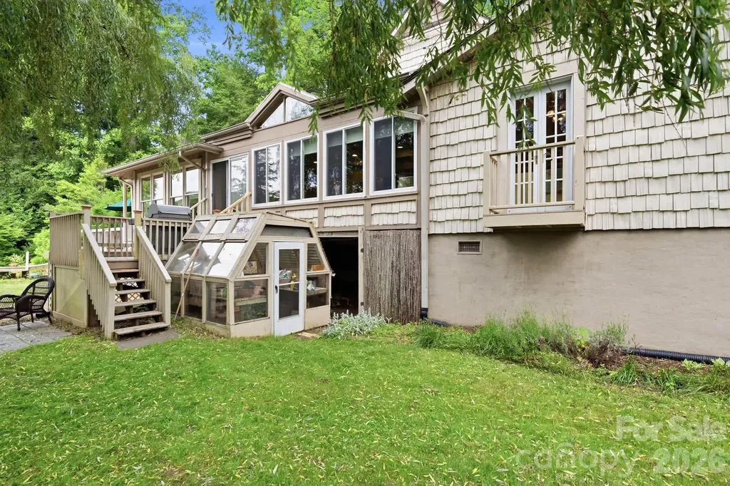 11 Echo Lake Drive Fairview NC 28730