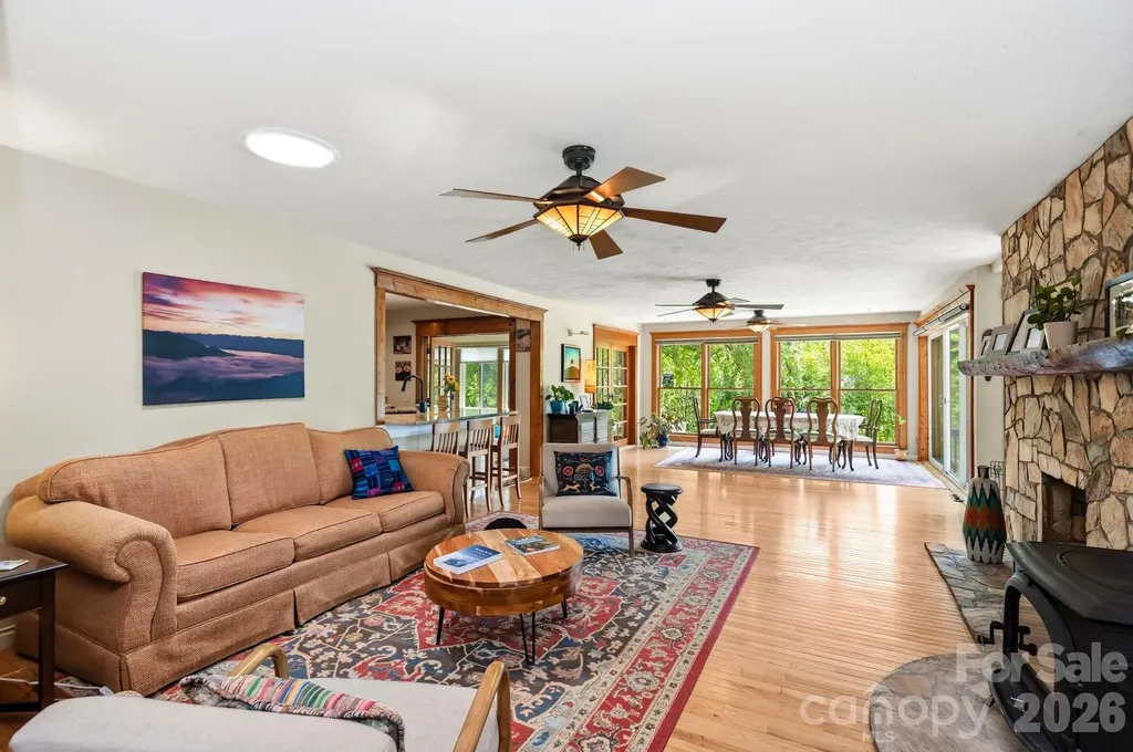 11 Echo Lake Drive Fairview NC 28730