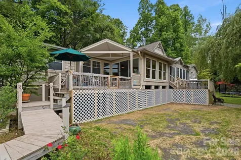 11 Echo Lake Drive Fairview NC 28730
